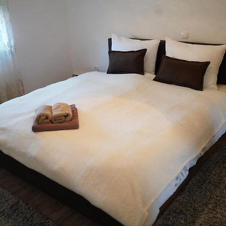Apartman Vidovic ลิฟโน ภายนอก รูปภาพ