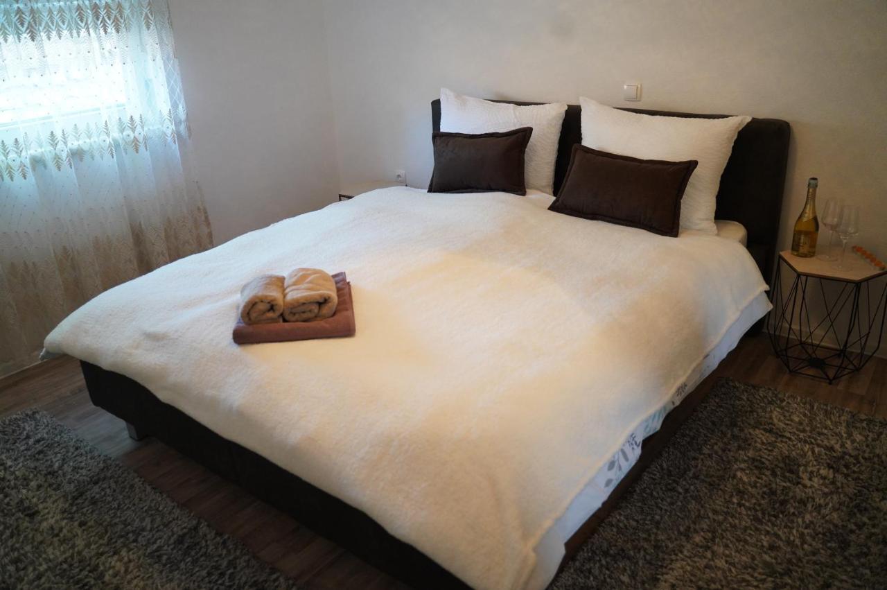 Apartman Vidovic ลิฟโน ภายนอก รูปภาพ