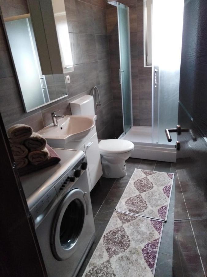 Apartman Vidovic ลิฟโน ภายนอก รูปภาพ